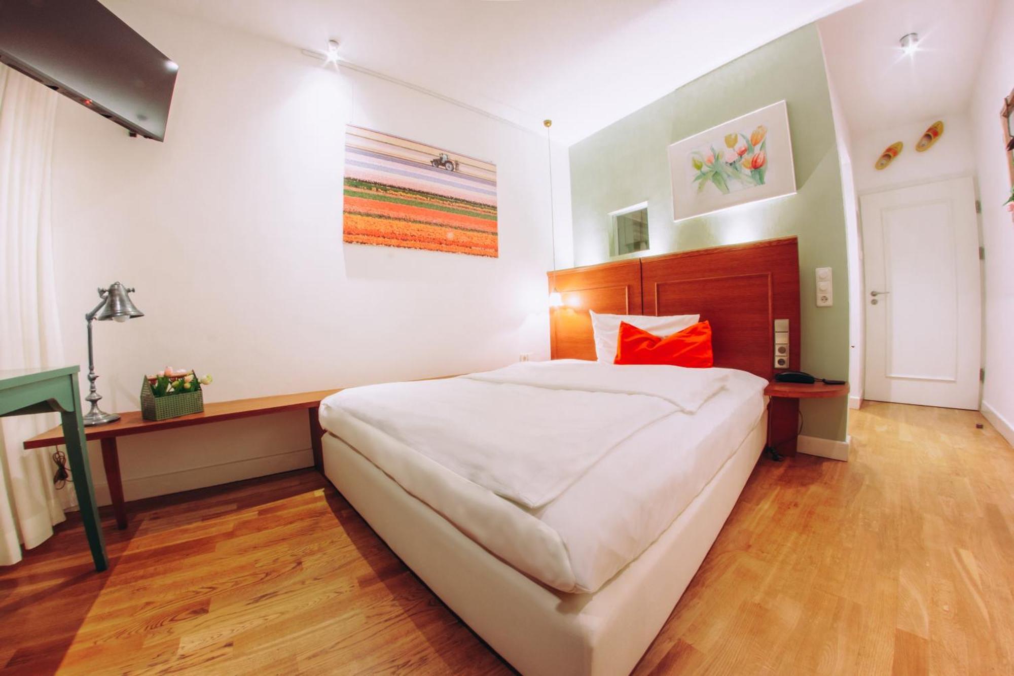 Hotel Zum Ochsen Oberstenfeld ภายนอก รูปภาพ