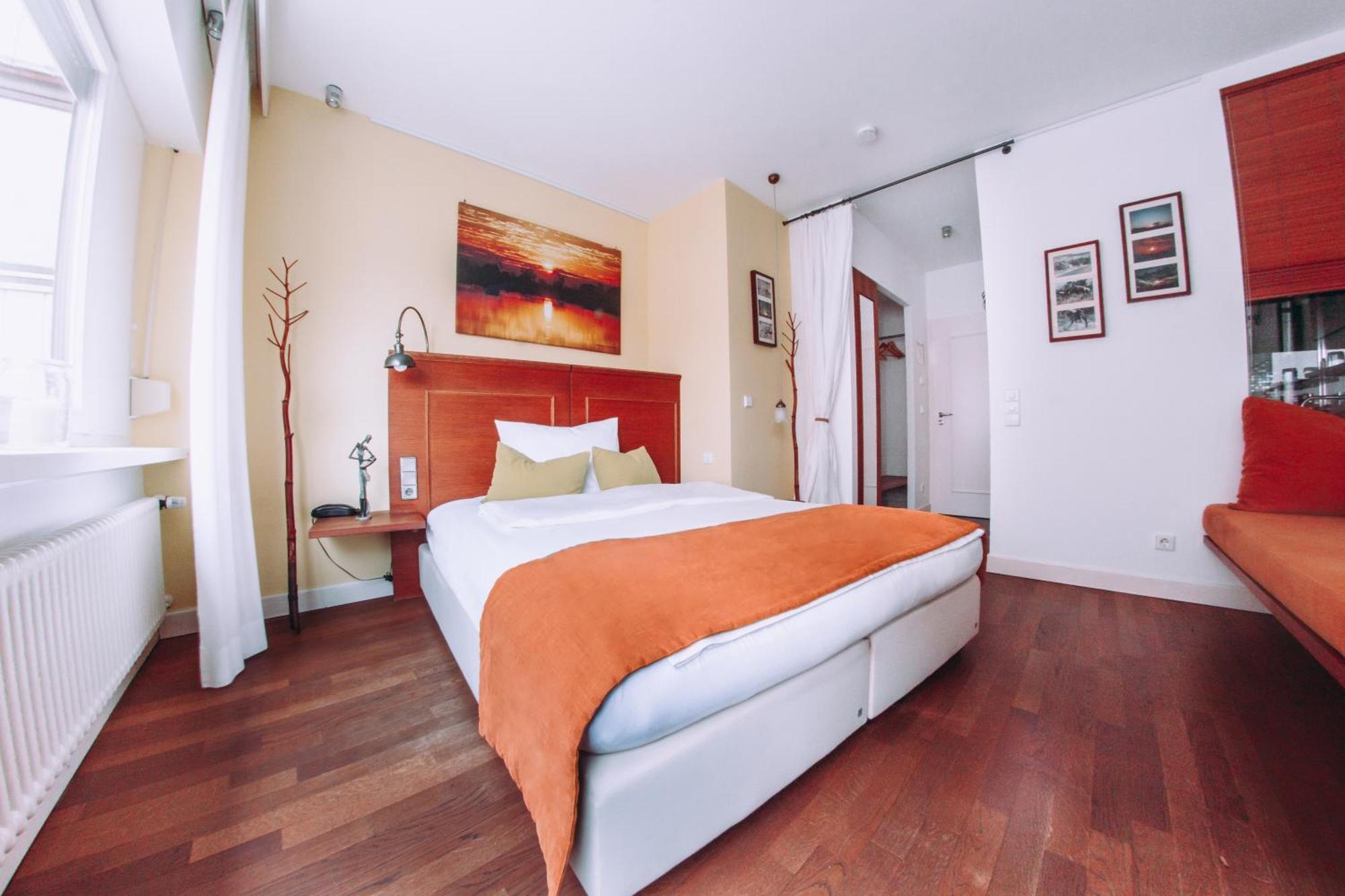 Hotel Zum Ochsen Oberstenfeld ภายนอก รูปภาพ